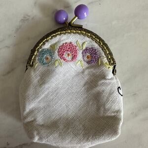 Ladies Girls Teen Embroidered Floral Lined Clasp Coin Purse Cute Dainty White